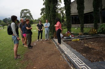 Das eher bescheidene Grab von Pablo Escobar