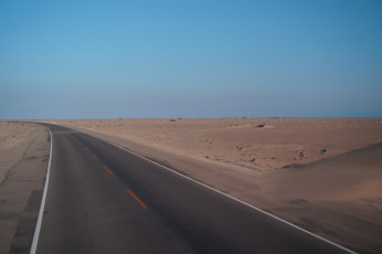 15 Stunden Busfahrt durch Halb-/Wüste
