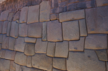 Inka-Mauer: individuell zugeschnittene Steine