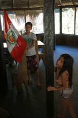 In der Lodge bereitet man sich auf den peruanischen Nationalfeiertag vor